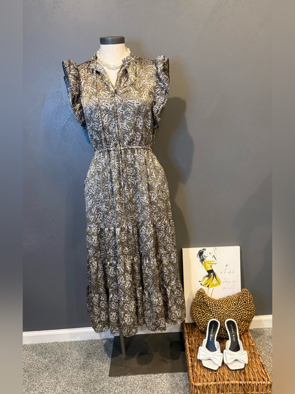 MELLODAY Olive and Cream Paisley Ruffle Sleeve Maxi Dress